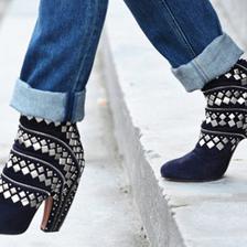 街拍最犀利！搶先預(yù)覽2012春夏國(guó)內(nèi)貿(mào)易代理美鞋新風(fēng)尚